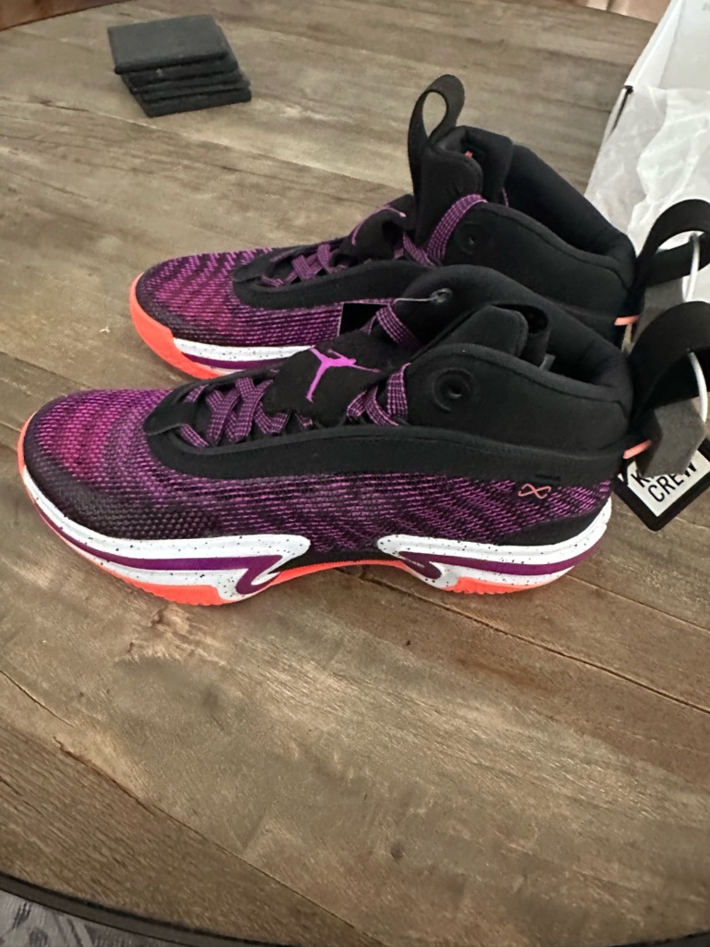 Air Jordan, Air Zoom. Unisex Kids Purple and Black High-Top Basketball Sneakers